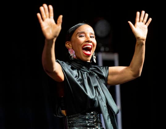 April 4, 2026, Philadelphia, Pennsylvania, USA: R&B singer, songwriter, VIVIAN GREEN, speaking at the WDAS-FM tenth annual Women Of Excellence awards luncheon where she received the Trailblazing award at the Philadelphia Sheraton. Philadelphia USA - ZUMArf1_ 20260404_zaf_rf1_034 Copyright: xRickyxFitchettx