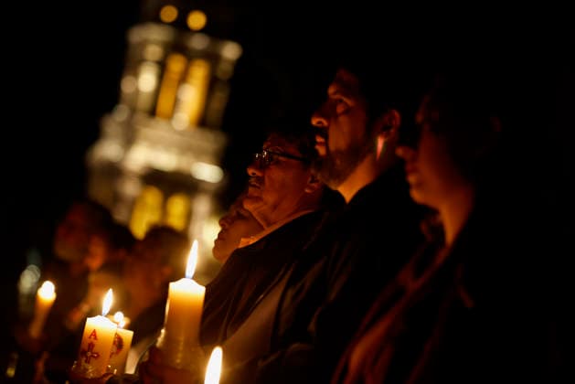 April 4, 2026, Zacatecas, Zacatecas, Mexico: Catholic parishioners hold candles during the Easter Vigil celebration at the Santo Domingo Temple in Zacatecas, Mexico. The liturgical celebration commemorates the resurrection of Jesus. Zacatecas Mexico - ZUMAo125 20260404_zip_o125_003 Copyright: xAntonioxOjedax