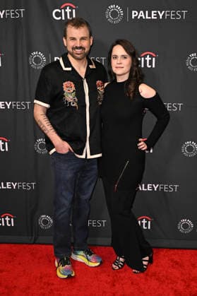 Gordon Smith und Jenn Carroll beim Screening der Apple TV+ Serie Pluribus auf dem 43. PaleyFest LA 2026 im Dolby Theatre. Los Angeles, 04.04.2026