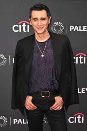 Carlos-Manuel Vesga beim Screening der Apple TV+ Serie Pluribus auf dem 43. PaleyFest LA 2026 im Dolby Theatre. Los Angeles, 04.04.2026