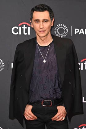 Carlos-Manuel Vesga beim Screening der Apple TV+ Serie Pluribus auf dem 43. PaleyFest LA 2026 im Dolby Theatre. Los Angeles, 04.04.2026