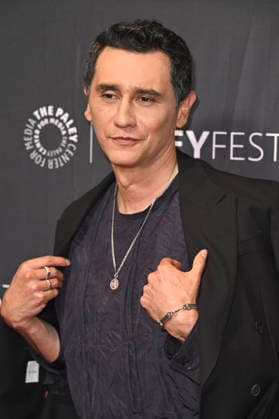 Carlos-Manuel Vesga beim Screening der Apple TV+ Serie Pluribus auf dem 43. PaleyFest LA 2026 im Dolby Theatre. Los Angeles, 04.04.2026