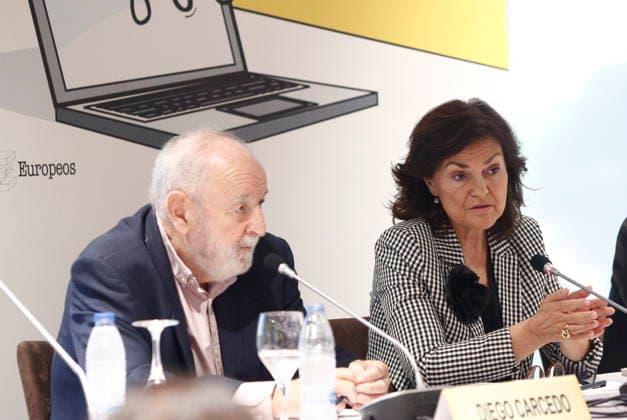 Journalist Diego Carcedo dies ARCHIVE photo The President of the Association of European Journalists, Diego Carcedo, and the Vice President of the Government and Minister of the Presidency, Carmen Calvo, during the 16th National Journalism Conference organized by the Association of European Journalists APE in Madrid Madrid Madrid Madrid Spain  Copyright: xEduardoxParrax 7416370