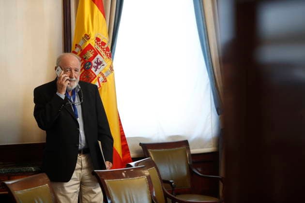 Journalist Diego Carcedo dies ARCHIVE photo Diego Carcedo, president of the Committee of Experts for the renewal of the RTVE Board of Directors, after the meeting in Congress Madrid Madrid Spain  Copyright: xEduardoxParrax 7416375