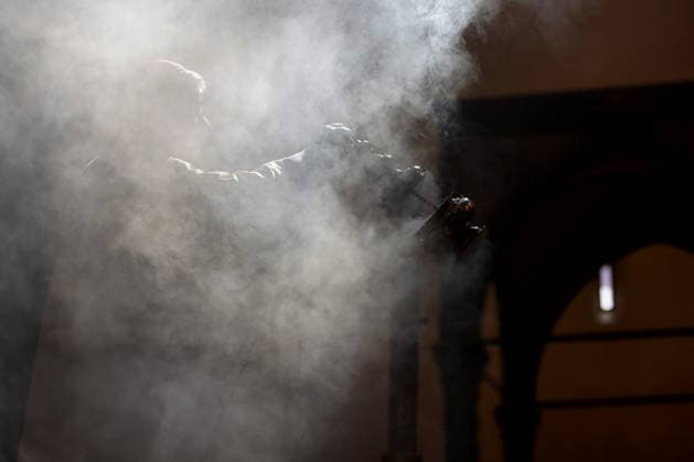 News Bilder des Tages Easter Mass in Zadar, Croatia Priest take part in a Easter Mass at the Cathedral of St Anastasia on April 05, 2026 in Zadar, Croatia.  SimexZelic PIXSELL