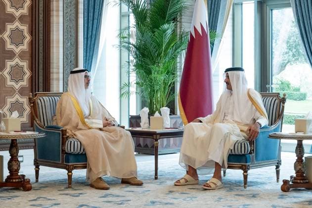 News Bilder des Tages The Emir of Qatar, Tamim bin Hamad Al Thani, received the Kuwaiti Foreign Minister, Jarrah Jaber Al-Ahmad Al-Sabah, The Emir of Qatar, Tamim bin Hamad Al Thani, received the Kuwaiti Foreign Minister, Jarrah Jaber Al-Ahmad Al-Sabah, and his accompanying delegation during a meeting at his office in Lusail Palace in Doha, on the sidelines of his official visit to the country. Doha, Qatar, April 5, 2026. Photo by Emiri Diwan Office apaimages Doha Doha Qatar 050426_Qatar_QPO_01(2) Copyright: xapaimagesxEmirixDiwanxOfficex xapaimagesx