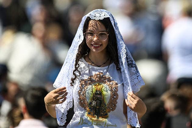 News Bilder des Tages ITALY - POPE LEO XIV PRESIDES OVER EASTER MASS IN ST PETER S SQUARE AT THE VATICAN - 2026 4 5 Italy, Rome, Vatican, 2026 4 5 Pope Leo XIV presides over Easter Mass in St. Peter s Square at the Vatican EDITORIAL USE ONLY - NO BOOKS Copyright: xALESSIAxGIULIANIx