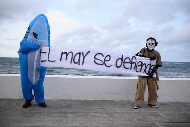 March for the Sea protest held in Veracruz against oil spills VERACRUZ, MEXICO - APRIL 5: Protesters march along the waterfront of the Port of Veracruz during the March for the Sea demonstration against hydrocarbon spills in Veracruz, Mexico, on April 5, 2026. Rolando Ramos Anadolu Veracruz Mexico. Editorial use only. Please get in touch for any other usage.  Copyright: x2026xAnadoluxRolandoxRamosx