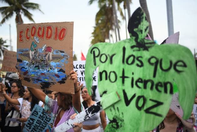 March for the Sea protest held in Veracruz against oil spills VERACRUZ, MEXICO - APRIL 5: Protesters march along the waterfront of the Port of Veracruz during the March for the Sea demonstration against hydrocarbon spills in Veracruz, Mexico, on April 5, 2026. Rolando Ramos Anadolu Veracruz Mexico. Editorial use only. Please get in touch for any other usage.  Copyright: x2026xAnadoluxRolandoxRamosx