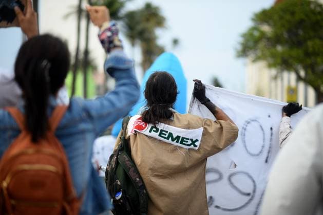March for the Sea protest held in Veracruz against oil spills VERACRUZ, MEXICO - APRIL 5: Protesters march along the waterfront of the Port of Veracruz during the March for the Sea demonstration against hydrocarbon spills in Veracruz, Mexico, on April 5, 2026. Rolando Ramos Anadolu Veracruz Mexico. Editorial use only. Please get in touch for any other usage.  Copyright: x2026xAnadoluxRolandoxRamosx