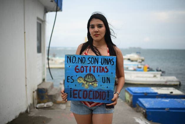 March for the Sea protest held in Veracruz against oil spills VERACRUZ, MEXICO - APRIL 5: Protesters march along the waterfront of the Port of Veracruz during the March for the Sea demonstration against hydrocarbon spills in Veracruz, Mexico, on April 5, 2026. Rolando Ramos Anadolu Veracruz Mexico. Editorial use only. Please get in touch for any other usage.  Copyright: x2026xAnadoluxRolandoxRamosx