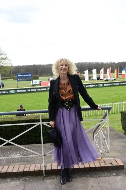 Aline von Drateln bei der Großen Saisoneröffnung 2026 auf der Rennbahn Hoppegarten. Berlin, 05.04.2026 Copyright: xMatthiasxWehnertx