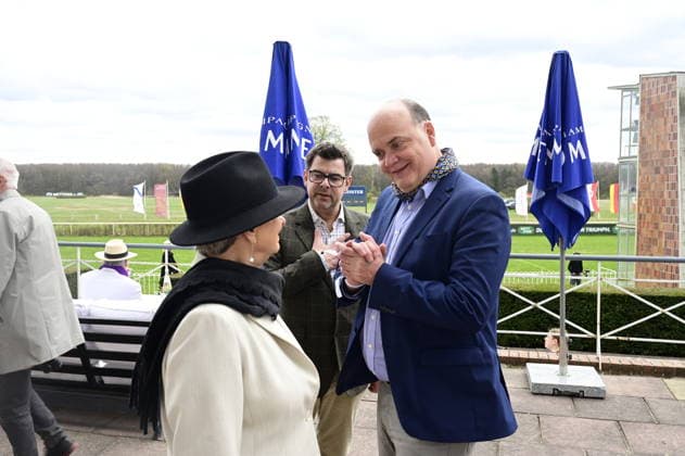 Dagmar Frederic und Robin Alexander bei der Großen Saisoneröffnung 2026 auf der Rennbahn Hoppegarten. Berlin, 05.04.2026 Copyright: xMatthiasxWehnertx