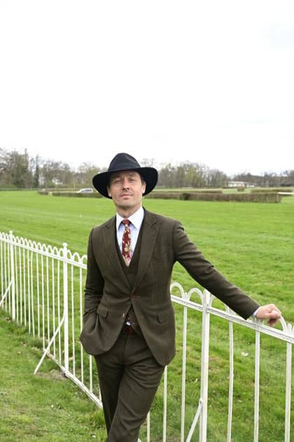 Tom Schilling bei der Großen Saisoneröffnung 2026 auf der Rennbahn Hoppegarten. Berlin, 05.04.2026 Copyright: xMatthiasxWehnertx