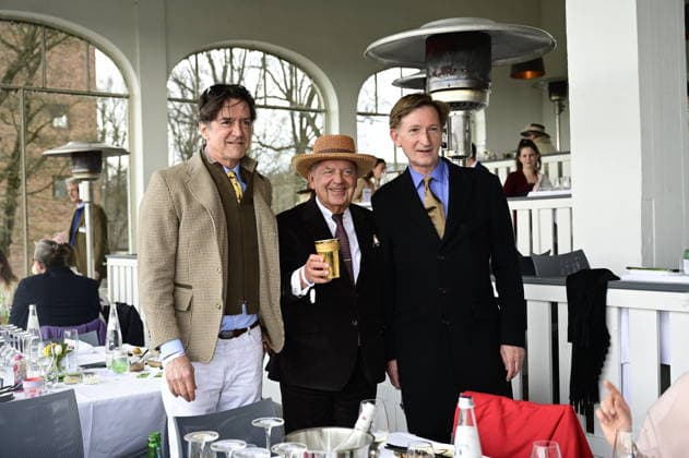 S.E. Botschafter Kai Sauer, Jörg Woltmann und Gerhard Schöningh bei der Großen Saisoneröffnung 2026 auf der Rennbahn Hoppegarten. Berlin, 05.04.2026 Copyright: xMatthiasxWehnertx