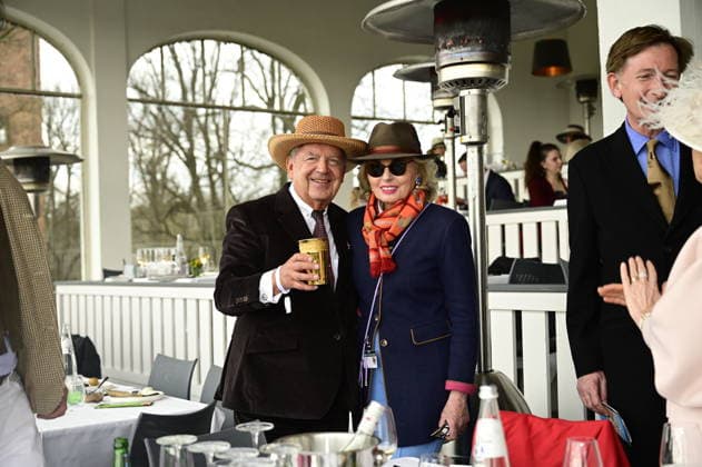 Jörg Woltmann und Tini Gräfin von Rothkirch bei der Großen Saisoneröffnung 2026 auf der Rennbahn Hoppegarten. Berlin, 05.04.2026 Copyright: xMatthiasxWehnertx