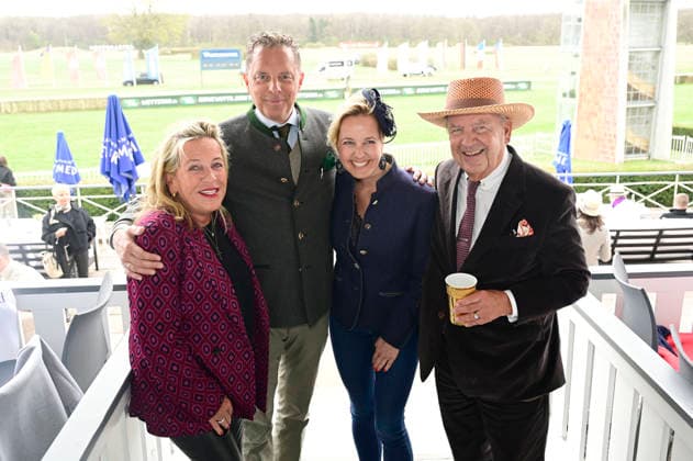 Kerstin Woltmann, Patrick Graf von Faber-Castell, Sandra-Sophie Gräfin von Faber-Castell und Jörg Woltmann bei der Großen Saisoneröffnung 2026 auf der Rennbahn Hoppegarten. Berlin, 05.04.2026
