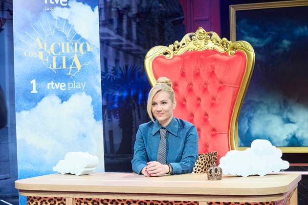 Al cielo con ella by Henar Álvarez starts broadcasting on La 1 The presenter and comedian Henar Álvarez during a meeting with the media, at Estudio 4 in Prado del Rey, on April 6, 2026, in Pozuelo de Alarcón, Madrid Spain The meeting takes place on the occasion of the beginning of the broadcasting of the late show Al cielo con ella on RTVEs La 1 The comedy and interview program started in November 2024 on RTVE Play and due to its success it jumped to La 2 with its second season Starting tomorrow, April 7, the program will jump to the main channel of the public channel 06 APRIL 2026 Jesús Hellí Madrid Madrid Madrid Spain  Copyright: xJesusxHellinx 7417720