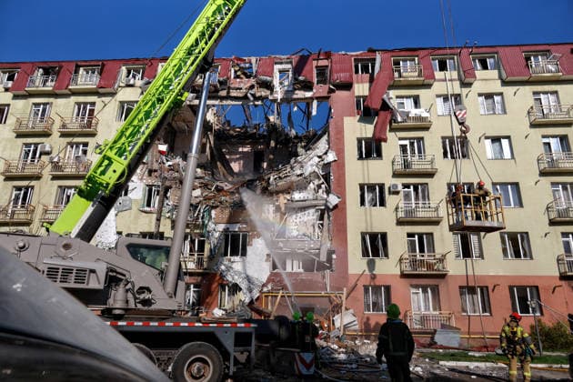 RECORD DATE NOT STATED Rescuers on an aerial platform carry out emergency response operations in a multi-storey residential building damaged by a Russian drone strike, Odesa, Ukraine, on April 6, 2026. The Russian army carried out a massive overnight drone strike on the city, killing three people, including a child, and injuring 16 others. Residential buildings, infrastructure facilities, and administrative sites in the Kyivskyi and Prymorskyi districts sustained damage (Photo by Nina Liashonok Ukrinform) Russian army launches massive drone attack on Odesa  Copyright: xNinaxLiashonokx