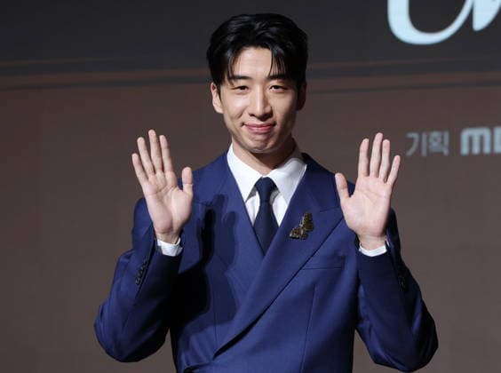 S. Korean actor Yoo Soo-bin S. Korean actor Yoo Soo-bin South Korean actor Yoo Soo-bin, who stars in the MBC-TV s new drama Perfect Crown, poses for a photo during a publicity event in Seoul on April 6, 2026. The first episode of the drama will be aired on April 10. (Yonhap) 2026-04-07 07:28:14 < 1980-2026 YONHAPNEWS AGENCY. .> ¼­¿ïÆ¯º°½Ã EDITORIAL USE ONLY  Copyright: xx PYH2026040616670034400 YonhapxNewsx yonphotos251134