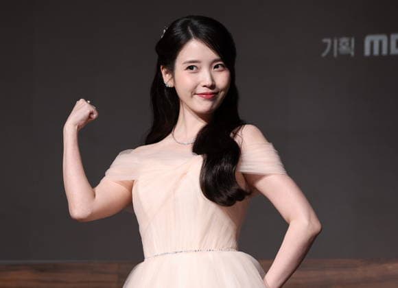S. Korean actress IU S. Korean actress IU South Korean actress IU, who stars in the MBC-TV s new drama Perfect Crown, poses for a photo during a publicity event in Seoul on April 6, 2026. The first episode of the drama will be aired on April 10. (Yonhap) 2026-04-07 07:30:16 < 1980-2026 YONHAPNEWS AGENCY. .> ¼­¿ïÆ¯º°½Ã EDITORIAL USE ONLY  Copyright: xx PYH2026040616790034400 YonhapxNewsx yonphotos251144