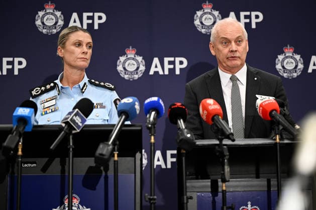 AFP WAR CRIMES PRESSER, Australian Federal Police (AFP) Commissioner Krissy Barrett (left), and OSI Director Investigations Ross Barnett speak to media during a press conference following the arrest of former SAS soldier Ben Roberts-Smith as part of joint investigations into alleged war crimes at AFP Eastern Command in Sydney, Tuesday, April 7, 2026. Former SAS soldier Ben Roberts-Smith has been arrested after an investigation into alleged war crimes and is expected to be charged with multiple counts of murder. ( NO ARCHIVING Sydney New South Wales Australia  Copyright: xBIANCAxDExMARCHIx 20260407148114815701