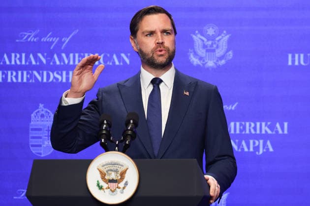 April 7, 2026, Budapest, Hungary: U.S. Vice President JD Vance and Hungarian Prime Minister Viktor Orban hold a joint press conference in Budapest, Hungary on April 7, 2026. Budapest Hungary - ZUMAz156 20260407_zip_z156_004 Copyright: xBeataxZawrzelx