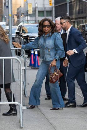 April 7, 2026, New York, New York, USA: OPRAH WINFREY arrives on set for The Late Show with Stephen Colbert at Ed Sullivan Theater in New York. 7 April 2026 New York USA  - ZUMAa265 20260407_zep_a265_001 Copyright: xEricxAcquayex
