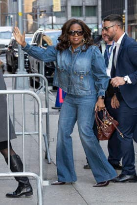 April 7, 2026, New York, New York, USA: OPRAH WINFREY arrives on set for The Late Show with Stephen Colbert at Ed Sullivan Theater in New York. 7 April 2026 New York USA  - ZUMAa265 20260407_zep_a265_002 Copyright: xEricxAcquayex