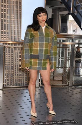 NEW YORK, NY APRIL 7 Rowan Blanchard pictured as the cast of Hulus The Testaments to Visit the Empire State Building Ahead of April 8 Premiere on April 7, 2026 in New York City Credit John Fycke AdMedia 454822 2026 04 07 New York New York City  Copyright: xAdMediax STAR_454822_003