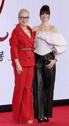U.S. actresses Meryl Streep, Anne Hathaway U.S. actresses Meryl Streep, Anne Hathaway U.S. actresses Meryl Streep (L) and Anne Hathaway pose for a photo during a publicity event in Seoul on April 8, 2026, to promote the comedy drama film The Devil Wears Prada 2. (Yonhap) 2026-04-08 12:58:20 < 1980-2026 YONHAPNEWS AGENCY. .> ¼­¿ïÆ¯º°½Ã EDITORIAL USE ONLY  Copyright: xx PYH2026040811020031500 YonhapxNewsx yonphotos251219