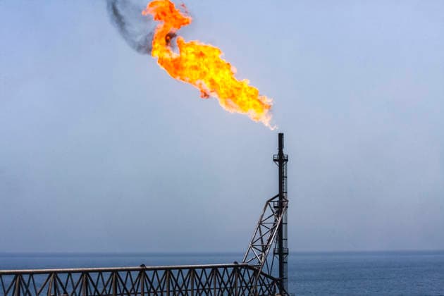 Iran Kharg Island Oil Terminal A view of a platform in the Abuzar Oil Field near the Kharg Island oil terminal in Iran™s Persian Gulf, on May 18, 2009. Kharg Island is Iran™s main crude export hub and handles around 90 percent of the country™s oil shipments to world markets. Kharg Island Bushehr Iran Copyright: xBabakxBordbarx