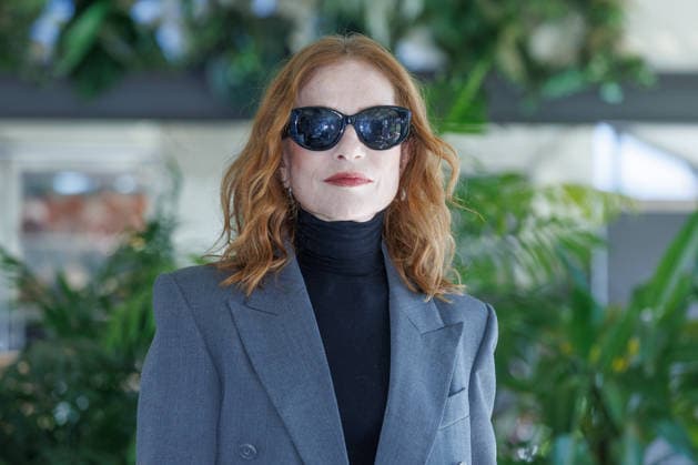 News - Photocall - La donna piu ricca del mondo Isabelle Huppert attends the photocall for the movie La donna piu ricca del mondo on April 08, 2026 at Sofitel Hotel Villa Borghese, Rome, Italy Rome Sofitel Hotel Villa Borghese Italy Copyright: xEmanuelaxVertollix xLiveMediax LPN_2379116
