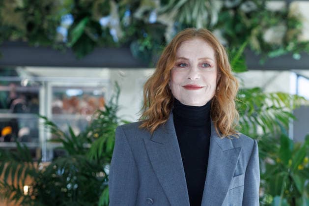 News - Photocall - La donna piu ricca del mondo Isabelle Huppert attends the photocall for the movie La donna piu ricca del mondo on April 08, 2026 at Sofitel Hotel Villa Borghese, Rome, Italy Rome Sofitel Hotel Villa Borghese Italy Copyright: xEmanuelaxVertollix xLiveMediax LPN_2379123