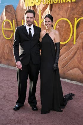 Sam Levinson mit Ehefrau Ashley Levinson bei der Premiere der 3. Staffel der HBO-Serie Euphoria im TCL Chinese Theatre. Los Angeles, 07.04.2026