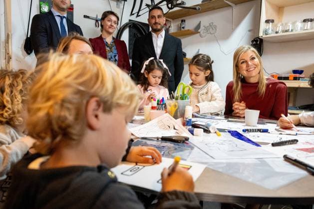 Queen Maxima visits the Amsterdam North community center. Amsterdam, the Netherlands. 08 Apr 2026 Queen Maxima visits De Bol community center. This community center receives support from the Oranjefonds, of which the queen is patroness of. Amsterdam The Netherlands  Copyright: xMischaxSchoemakerx