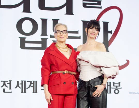 Meryl Streep and Anne Hathaway, Apr 8, 2026 : Actresses Meryl Streep (L) and Anne Hathaway at a press conference for the comedy drama film The Devil Wears Prada 2 in Seoul, South Korea.  aflo_326274212