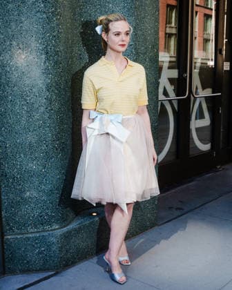 Elle Fanning à la sortie des studios de lémissionn Good Morning America à New York, le 8 avril 2026 Elle Fanning signs autographs outside Good Morning America in New York, on April 8th, 2026 New York Etats Unis  Copyright: xUrbanxDivinityx xBestimagexUrbanxDivinityx xBestimagex