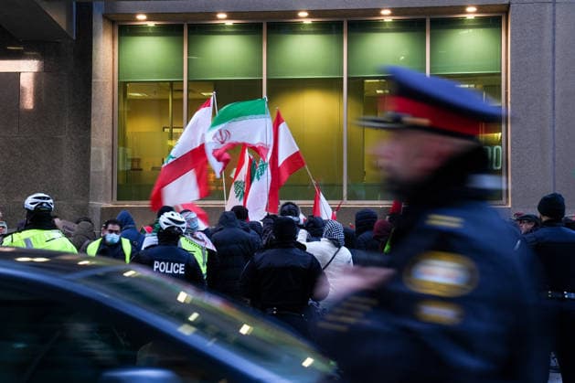 Protest in Toronto against US and Israeli attacks on Lebanon, Iran and Gaza TORONTO, CANADA - APRIL 8 : Protestors gather outside Consulate General of Israel in Toronto to demonstrate against US and Israeli attacks on Iran, Lebanon and Gaza on April 8, 2026 in Ontario, Canada. Mert Alper Dervis Anadolu Toronto Canada. Editorial use only. Please get in touch for any other usage.  Copyright: x2026xAnadoluxMertxAlperxDervisx