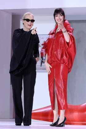 Hollywood stars Anne Hathaway and Meryl Streep in Seoul Hollywood stars Anne Hathaway and Meryl Streep in Seoul Hollywood stars Anne Hathaway (R) and Meryl Streep make their red carpet appearance during a publicity event in Seoul on April 8, 2026, to promote the comedy drama film The Devil Wears Prada 2. (Yonhap) 2026-04-09 15:18:18 < 1980-2026 YONHAPNEWS AGENCY. .> ¼­¿ïÆ¯º°½Ã EDITORIAL USE ONLY  Copyright: xx PYH2026040915380034400 YonhapxNewsx yonphotos251292