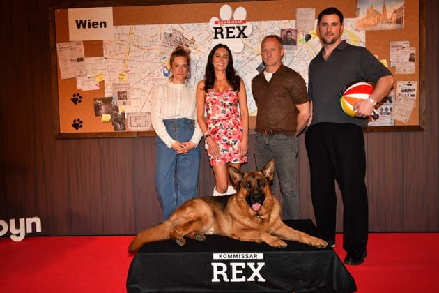 Marie Burchard, Doris Golpashin, Maximilian Brückner und Ferdinand Seebach Kommissar Rex Photocall Astor Lounge München 08. April 2026