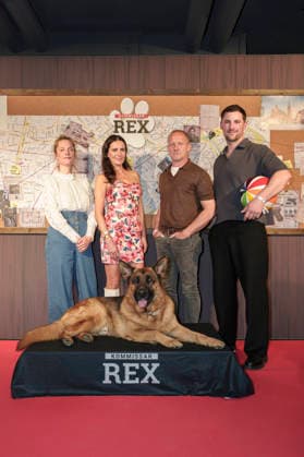 Marie Burchard, Doris Golpashin, Maximilian Brückner und Ferdinand Seebacher mit Rex bei der Premiere der ersten von sechs Folgen in Spielfilmlänge der SAT.1 Reihe Kommissar Rex in der Astor Film Lounge im Arri Kino. München, 08.04.2026