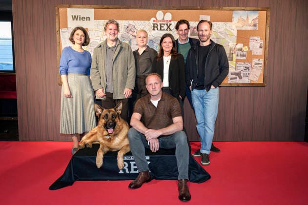 Maximilian Brückner mit Cast und Team bei der Premiere der ersten von sechs Folgen in Spielfilmlänge der SAT.1 Reihe Kommissar Rex in der Astor Film Lounge im Arri Kino. München, 08.04.2026