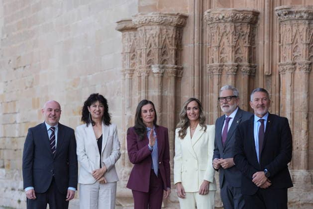 Queen Letizia meets with the Associació de Dones Empresàries Queen Letizia, accompanied by the president of the Association, Laia Rogel 3d , the Minister of Equality, Ana Redondo 2i , the delegate of the Government in Catalonia, Carlos Prieto i , the mayor of Lleida, Félix Larrosa 2d , and the Minister of Enterprise, Miquel Sàmper d , meets with the Associació de Dones Empresàries de Lleida, a 9 de abril de 2026, en Lleida, Catalunya Espana The meeting, held in the Seu Vella de Lleida and behind closed doors, is part of the acts of the 20th anniversary of the association and precedes the delivery of the XVI Premis Ap Lleida, which recognize the leadership and career of businesswomen and professionals in the territory 09 APRIL 2026 Lleida, Copyright: xDavidxZorrakinox 7425469