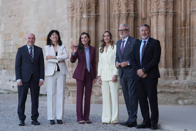 Queen Letizia meets with the Associació de Dones Empresàries Queen Letizia, accompanied by the president of the Association, Laia Rogel 3d , the Minister of Equality, Ana Redondo 2i , the delegate of the Government in Catalonia, Carlos Prieto i , the mayor of Lleida, Felix Larrosa 2d , and the Minister of Enterprise, Miquel Sàmper d , meets with the Associació de Dones Empresàries de Lleida, a 9 de abril de 2026, en Lleida, Catalunya Espana The meeting, held in the Seu Vella de Lleida and behind closed doors, is part of the acts of the 20th anniversary of the association and precedes the delivery of the XVI Premis Ap Lleida, which recognize the leadership and career of businesswomen and professionals in the territory 09 APRIL 2026 Lleida, Copyright: xDavidxZorrakinox 7425466