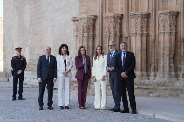 Queen Letizia meets with the Associació de Dones Empresàries Queen Letizia, accompanied by the president of the Association, Laia Rogel 3d , the Minister of Equality, Ana Redondo 2i , the delegate of the Government in Catalonia, Carlos Prieto i , the mayor of Lleida, Felix Larrosa 2d , and the Minister of Enterprise, Miquel Sàmper d , meets with the Associació de Dones Empresàries de Lleida, a 9 de abril de 2026, en Lleida, Catalunya Espana The meeting, held in the Seu Vella de Lleida and behind closed doors, is part of the acts of the 20th anniversary of the association and precedes the delivery of the XVI Premis Ap Lleida, which recognize the leadership and career of businesswomen and professionals in the territory 09 APRIL 2026 Lleida, Copyright: xDavidxZorrakinox 7425467