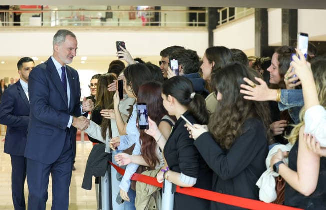 The King defends international law against the use of force before university students King Felipe VI greets students before presiding over the commemoration of the 60th anniversary of the International Covenant on Civil and Political Rights and the International Covenant on Economic, Social and Cultural Rights, at the Faculty of Law of the Complutense University, on April 9, 2026, in Madrid Spain The two covenants were adopted by the United Nations General Assembly on December 16, 1966 and entered into force on January 3, 1976 Together with the Universal Declaration of Human Rights, they comprise what jurists consider the International Bill of Human Rights 09 APRIL 2026 Marta Ferná Madrid Madrid Spain  Copyright: xMartaxFernandezx 7426298