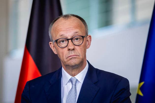 Friedrich Merz (CDU), Bundeskanzler, spricht zu den Medien in Berlin, 09.04.2026. Berlin Deutschland *** Friedrich Merz CDU , Federal Chancellor, speaks to the media in Berlin, 09 04 2026 Berlin Germany Copyright: xJulianexSonntagx