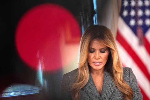 Melania Trump about Epstein - Washington US First lady Melania Trump makes a statement in the Grand Foyer of the White House in Washington on April 9, 2026. Melania said she never had a relationship with Epstein. Photo by Yuri Gripas ABACAPRESS.COM Washington DC United States  Copyright: xGripasxYuri ABACAx