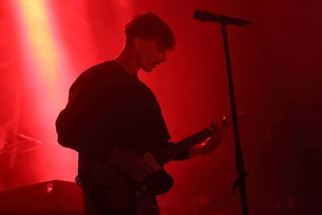 Joachim Liebens von der Band The Haunted Youth bei einem Konzert im Hole 44 in Berlin, 9. April 2026. The Haunted Youth Konzert Berlin